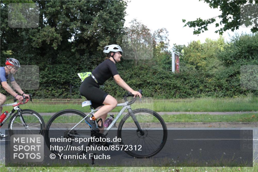 10.08.2025 - GEWOBA Citytriathlon Bremen Yannick Fuchs http://msf.ph/oto/8572312 10.08.2025 14:54:31 Radfahren 194, 206, 316, 324, 355, 370, 387, 393, 440, 454, 475, 489, 507, 514, 518 meine-sportfotos.de