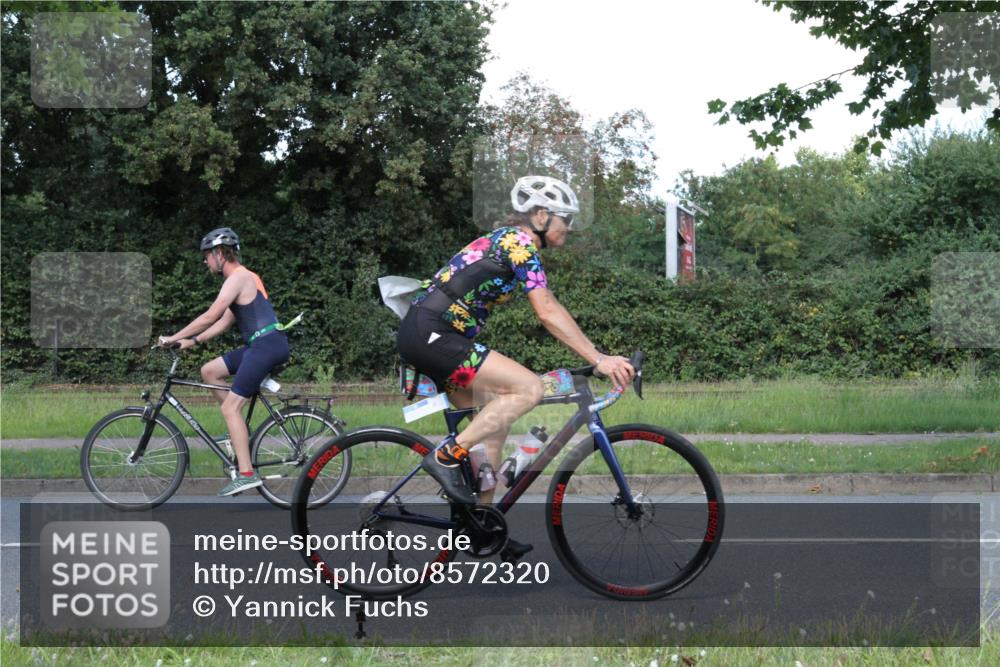 10.08.2025 - GEWOBA Citytriathlon Bremen Yannick Fuchs http://msf.ph/oto/8572320 10.08.2025 14:54:42 Radfahren 194, 316, 355, 370, 387, 440, 489, 507, 514, 518 meine-sportfotos.de
