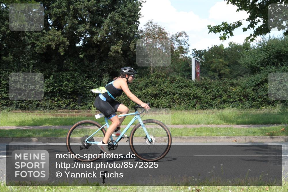 10.08.2025 - GEWOBA Citytriathlon Bremen Yannick Fuchs http://msf.ph/oto/8572325 10.08.2025 14:55:04 Radfahren 335, 357, 375, 424, 430, 450, 451, 511, 524 meine-sportfotos.de