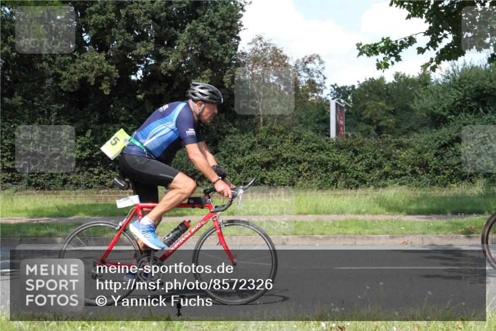 10.08.2025 - GEWOBA Citytriathlon Bremen Yannick Fuchs http://msf.ph/oto/8572326 10.08.2025 14:55:04 Radfahren 335, 357, 375, 424, 430, 450, 451, 511, 524 meine-sportfotos.de