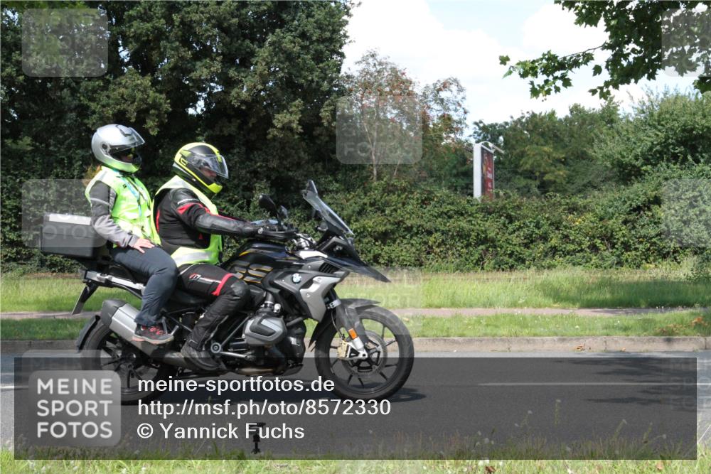 10.08.2025 - GEWOBA Citytriathlon Bremen Yannick Fuchs http://msf.ph/oto/8572330 10.08.2025 14:55:10 Radfahren 284, 335, 357, 375, 424, 430, 443, 450, 451, 511, 524 meine-sportfotos.de