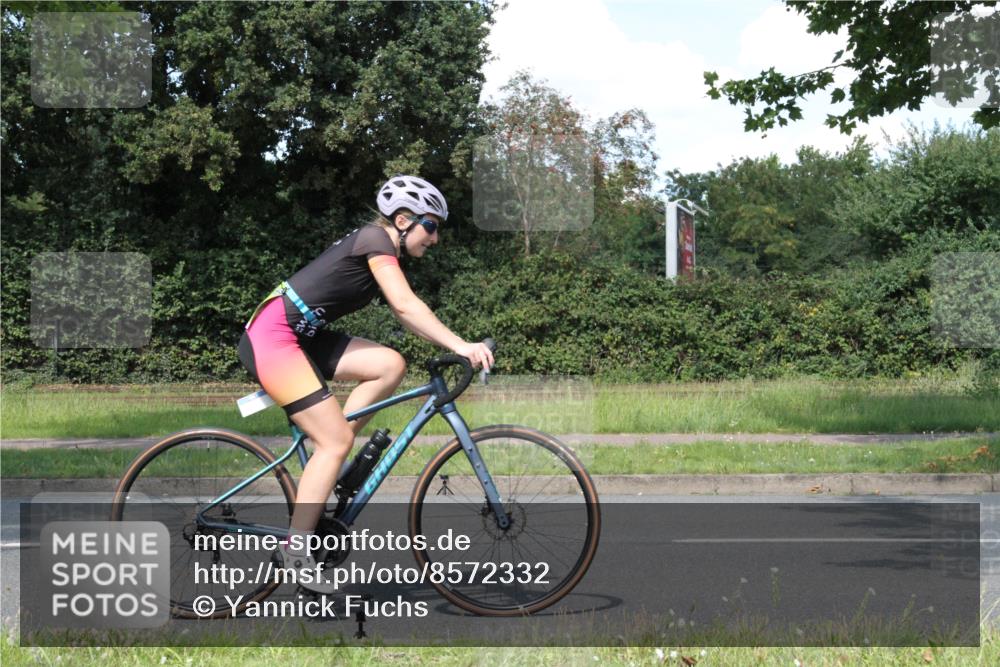 10.08.2025 - GEWOBA Citytriathlon Bremen Yannick Fuchs http://msf.ph/oto/8572332 10.08.2025 14:55:13 Radfahren 284, 357, 375, 424, 430, 443, 450, 451, 511, 524 meine-sportfotos.de