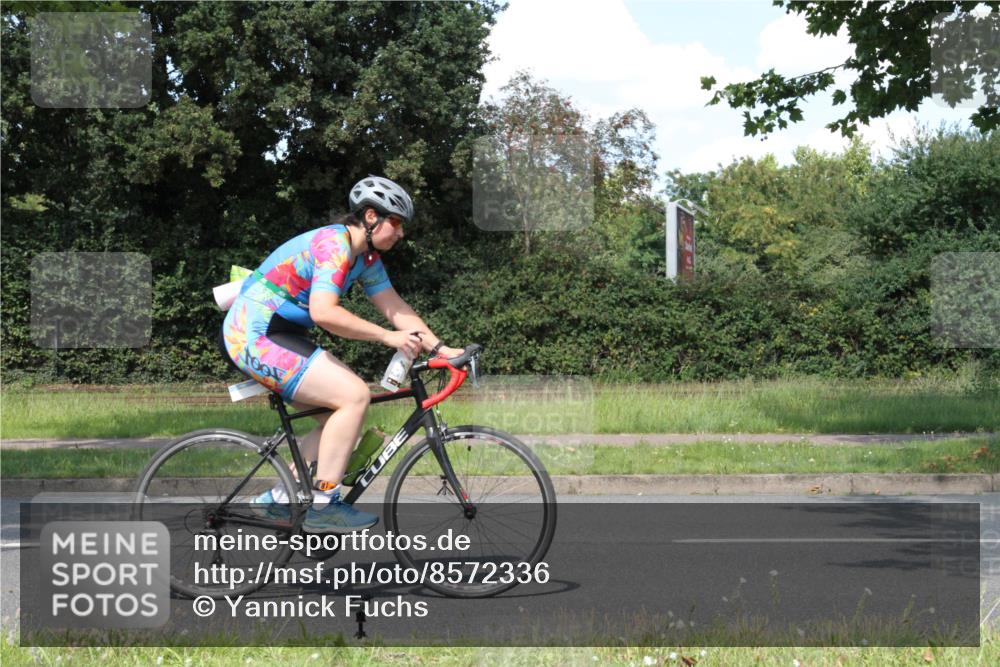 10.08.2025 - GEWOBA Citytriathlon Bremen Yannick Fuchs http://msf.ph/oto/8572336 10.08.2025 14:55:26 Radfahren 284, 443, 465, 511, 530 meine-sportfotos.de