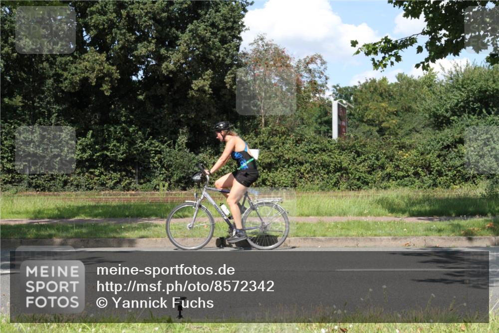 10.08.2025 - GEWOBA Citytriathlon Bremen Yannick Fuchs http://msf.ph/oto/8572342 10.08.2025 14:55:49 Radfahren 149, 364 meine-sportfotos.de