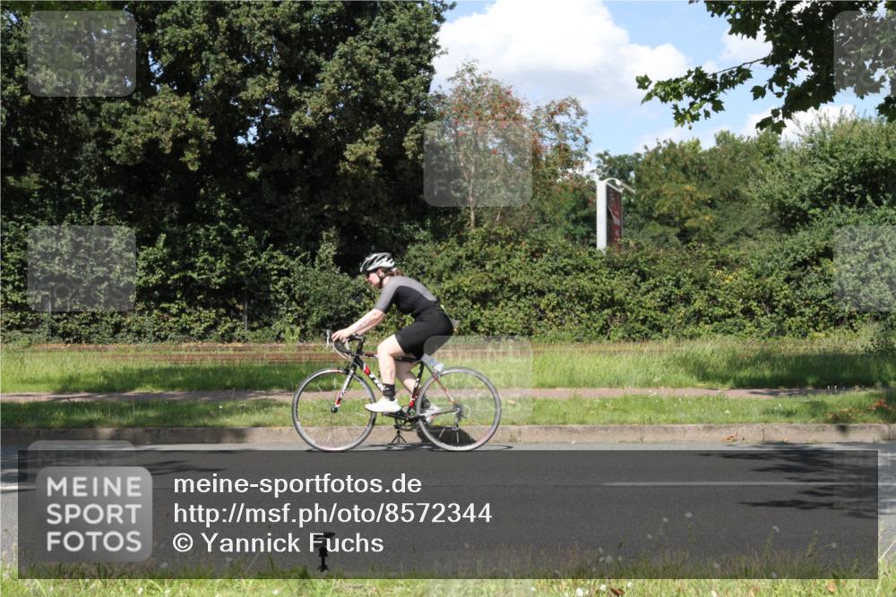 10.08.2025 - GEWOBA Citytriathlon Bremen Yannick Fuchs http://msf.ph/oto/8572344 10.08.2025 14:56:00 Radfahren 149 meine-sportfotos.de
