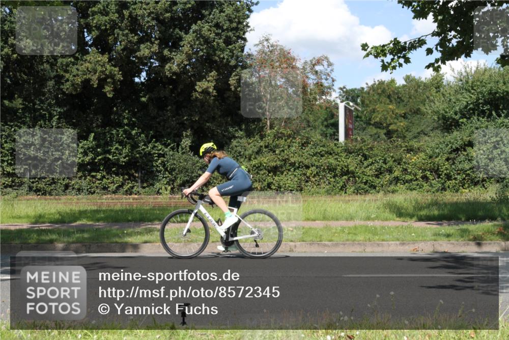 10.08.2025 - GEWOBA Citytriathlon Bremen Yannick Fuchs http://msf.ph/oto/8572345 10.08.2025 14:56:03 Radfahren 149, 502 meine-sportfotos.de