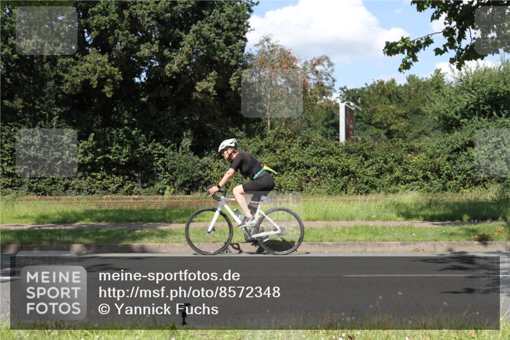 10.08.2025 - GEWOBA Citytriathlon Bremen Yannick Fuchs http://msf.ph/oto/8572348 10.08.2025 14:56:27 Radfahren 502 meine-sportfotos.de