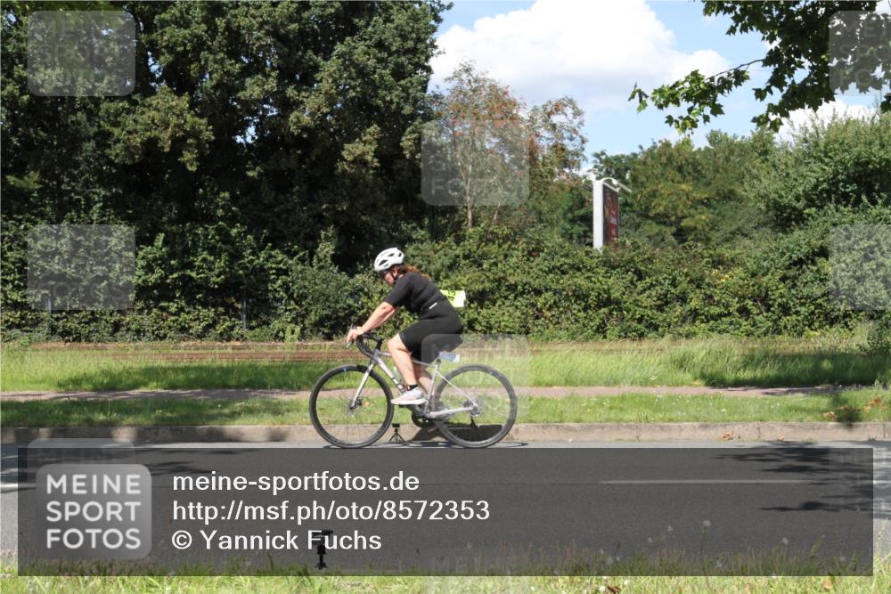 10.08.2025 - GEWOBA Citytriathlon Bremen Yannick Fuchs http://msf.ph/oto/8572353 10.08.2025 14:56:37 Radfahren 299, 392 meine-sportfotos.de