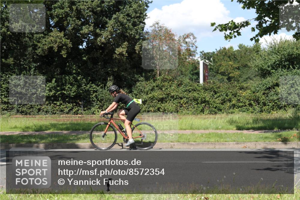10.08.2025 - GEWOBA Citytriathlon Bremen Yannick Fuchs http://msf.ph/oto/8572354 10.08.2025 14:56:43 Radfahren 299, 392, 435 meine-sportfotos.de