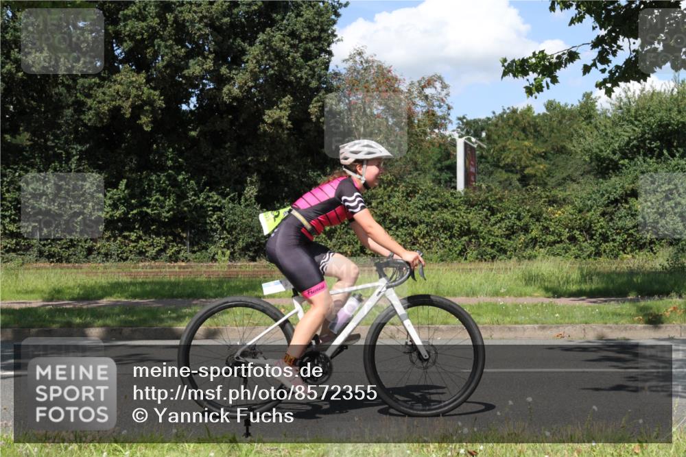10.08.2025 - GEWOBA Citytriathlon Bremen Yannick Fuchs http://msf.ph/oto/8572355 10.08.2025 14:56:48 Radfahren 299, 392, 435 meine-sportfotos.de
