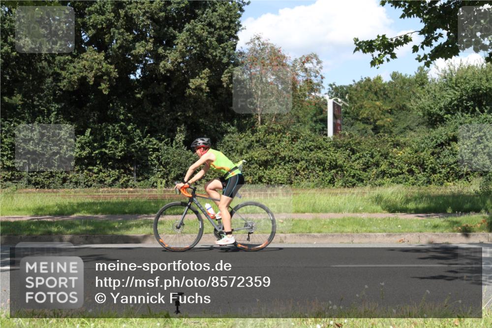 10.08.2025 - GEWOBA Citytriathlon Bremen Yannick Fuchs http://msf.ph/oto/8572359 10.08.2025 14:57:06 Radfahren 388, 414, 435 meine-sportfotos.de