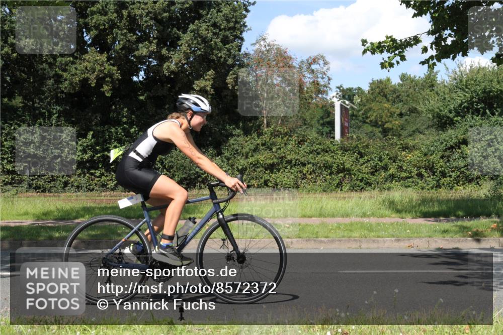 10.08.2025 - GEWOBA Citytriathlon Bremen Yannick Fuchs http://msf.ph/oto/8572372 10.08.2025 14:57:52 Radfahren 398, 420, 452 meine-sportfotos.de
