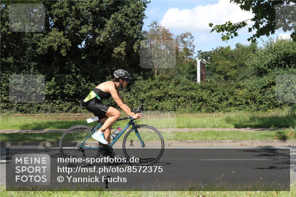 10.08.2025 - GEWOBA Citytriathlon Bremen Yannick Fuchs http://msf.ph/oto/8572375 10.08.2025 14:58:15 Radfahren 425, 512, 515 meine-sportfotos.de