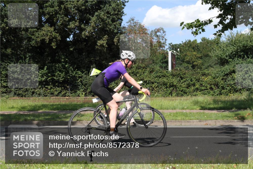10.08.2025 - GEWOBA Citytriathlon Bremen Yannick Fuchs http://msf.ph/oto/8572378 10.08.2025 14:58:41 Radfahren 319, 421, 521 meine-sportfotos.de