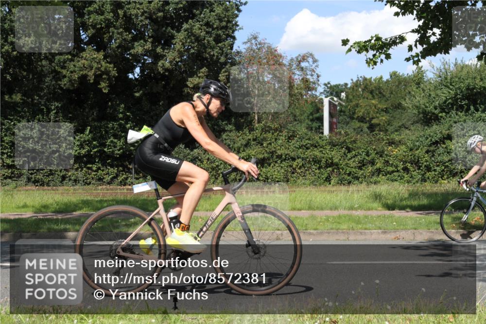 10.08.2025 - GEWOBA Citytriathlon Bremen Yannick Fuchs http://msf.ph/oto/8572381 10.08.2025 14:58:53 Radfahren 319, 521 meine-sportfotos.de