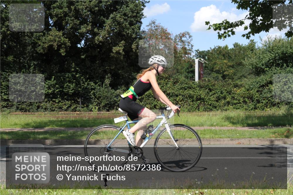 10.08.2025 - GEWOBA Citytriathlon Bremen Yannick Fuchs http://msf.ph/oto/8572386 10.08.2025 15:00:06 Radfahren 339 meine-sportfotos.de