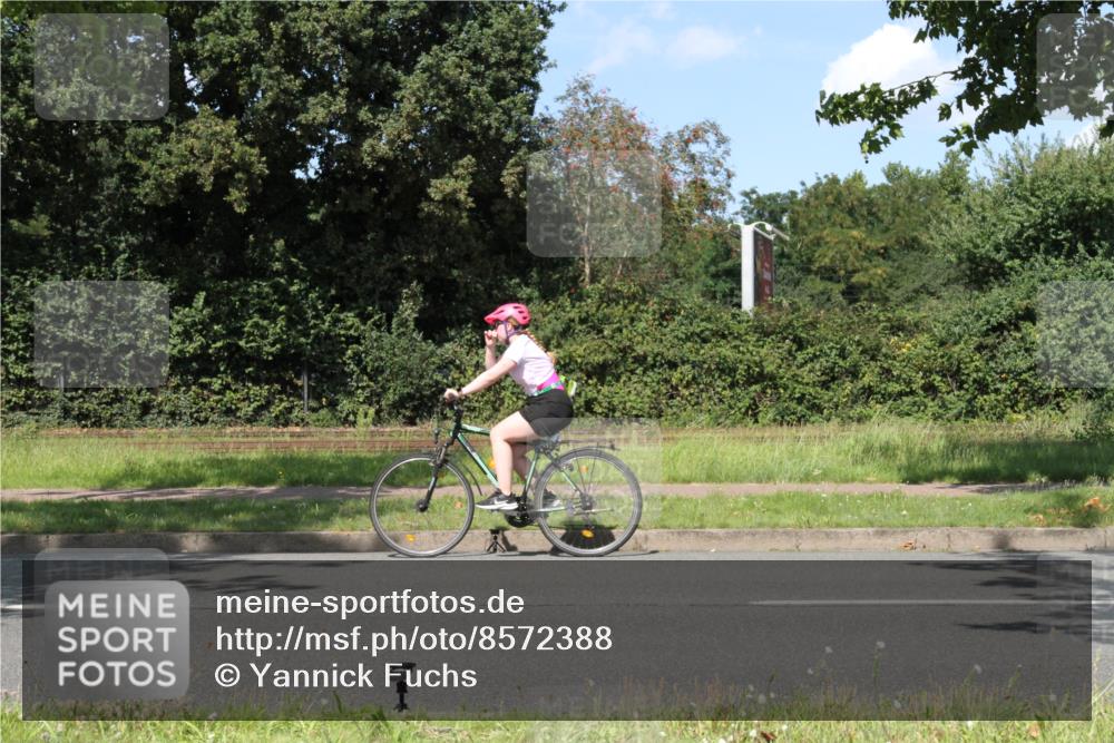 10.08.2025 - GEWOBA Citytriathlon Bremen Yannick Fuchs http://msf.ph/oto/8572388 10.08.2025 15:01:20 Radfahren  meine-sportfotos.de