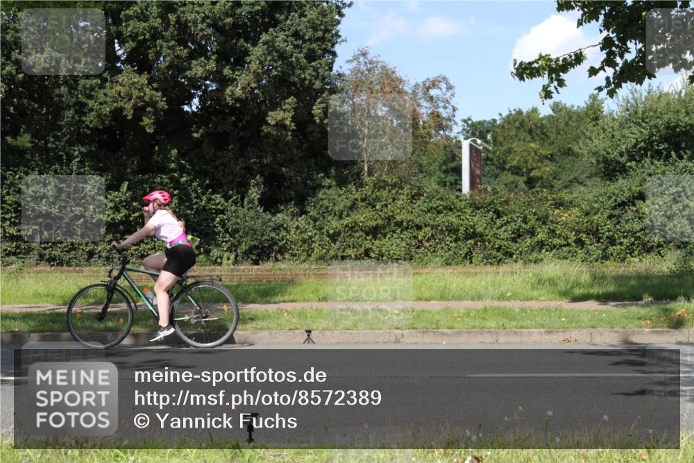 10.08.2025 - GEWOBA Citytriathlon Bremen Yannick Fuchs http://msf.ph/oto/8572389 10.08.2025 15:01:21 Radfahren  meine-sportfotos.de