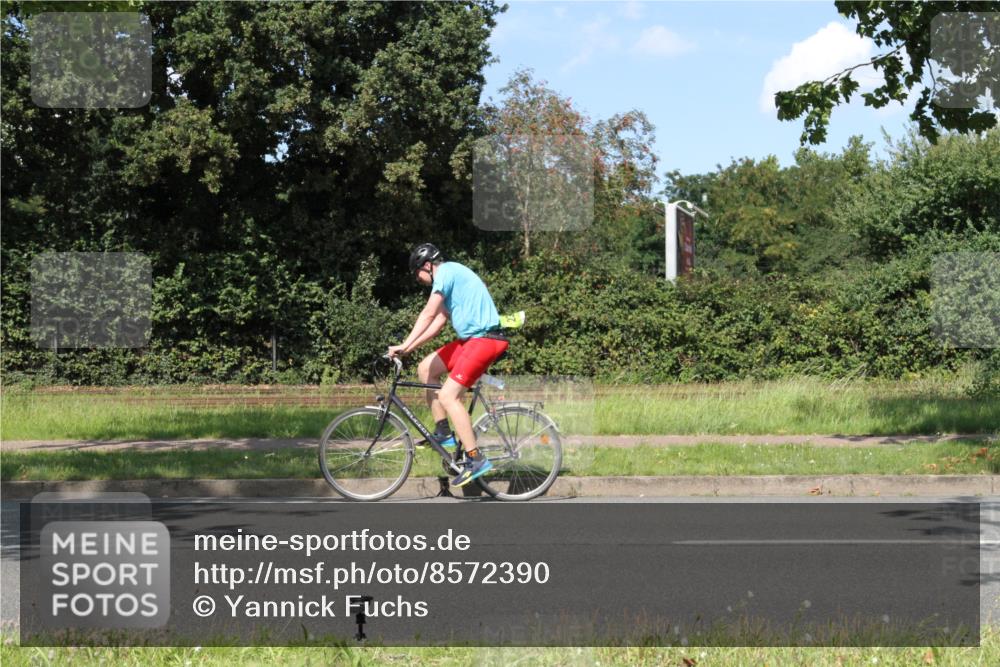 10.08.2025 - GEWOBA Citytriathlon Bremen Yannick Fuchs http://msf.ph/oto/8572390 10.08.2025 15:01:46 Radfahren  meine-sportfotos.de
