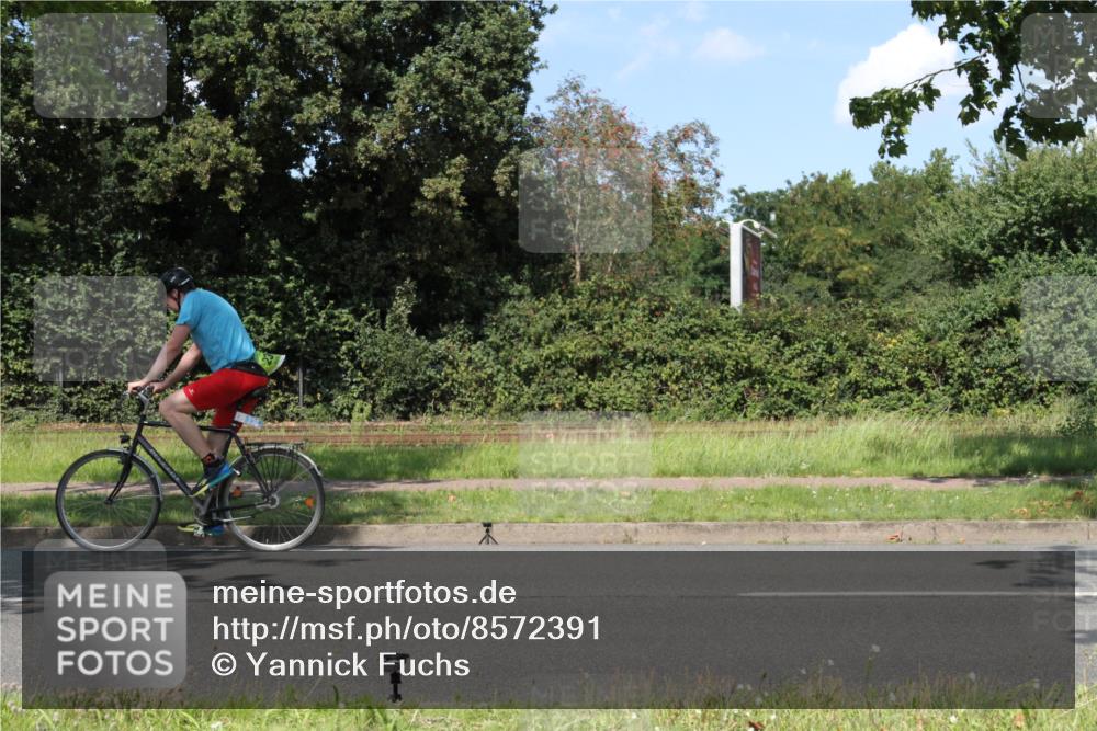 10.08.2025 - GEWOBA Citytriathlon Bremen Yannick Fuchs http://msf.ph/oto/8572391 10.08.2025 15:01:46 Radfahren  meine-sportfotos.de