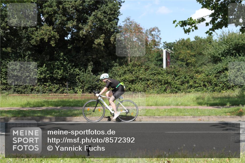10.08.2025 - GEWOBA Citytriathlon Bremen Yannick Fuchs http://msf.ph/oto/8572392 10.08.2025 15:01:51 Radfahren  meine-sportfotos.de