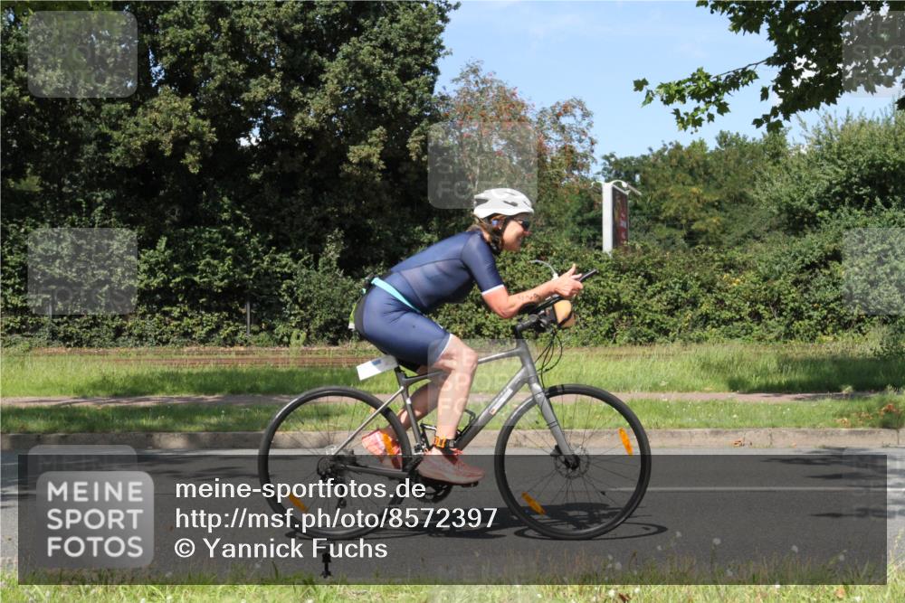 10.08.2025 - GEWOBA Citytriathlon Bremen Yannick Fuchs http://msf.ph/oto/8572397 10.08.2025 15:03:11 Radfahren 529 meine-sportfotos.de