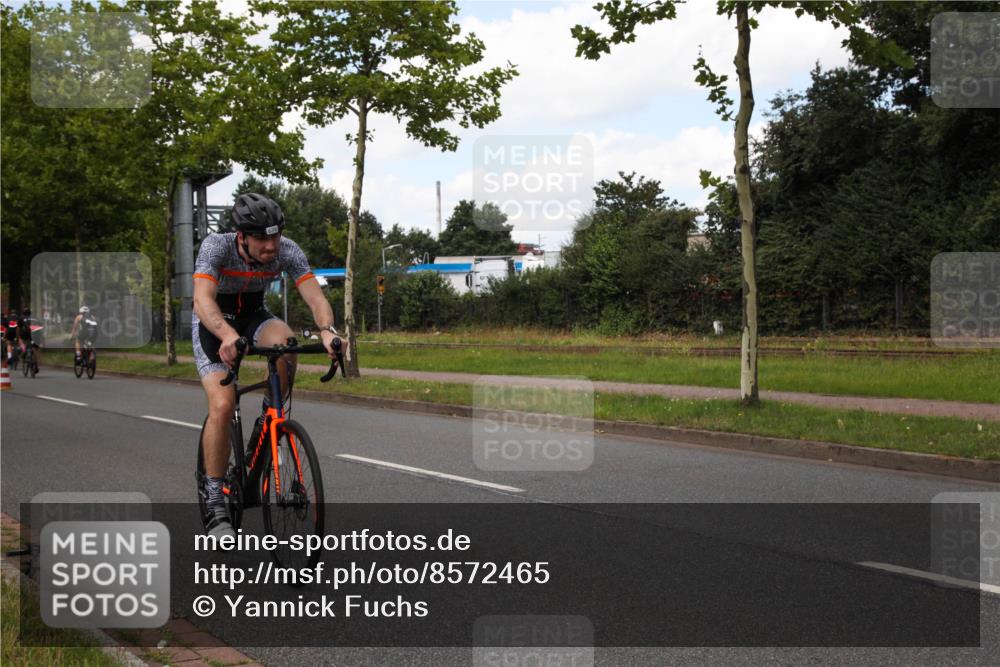 10.08.2025 - GEWOBA Citytriathlon Bremen Yannick Fuchs http://msf.ph/oto/8572465 10.08.2025 12:47:56 Radfahren 566, 587, 590, 656, 679, 767, 801, 884, 916, 941, 943, 951 meine-sportfotos.de