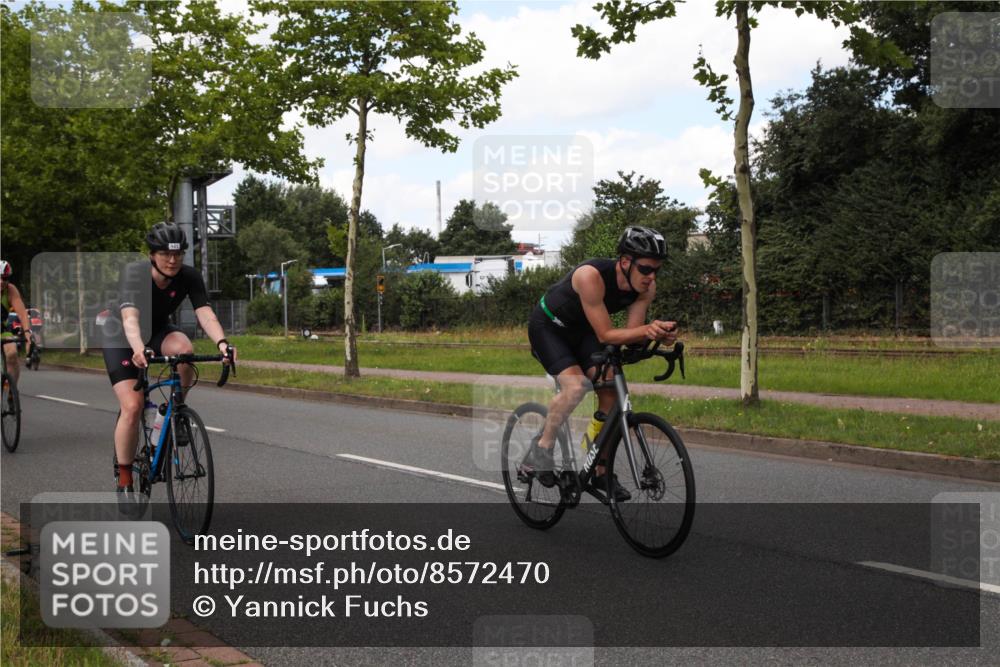 10.08.2025 - GEWOBA Citytriathlon Bremen Yannick Fuchs http://msf.ph/oto/8572470 10.08.2025 12:48:02 Radfahren 587, 656, 679, 699, 767, 884, 916, 927, 941, 943 meine-sportfotos.de
