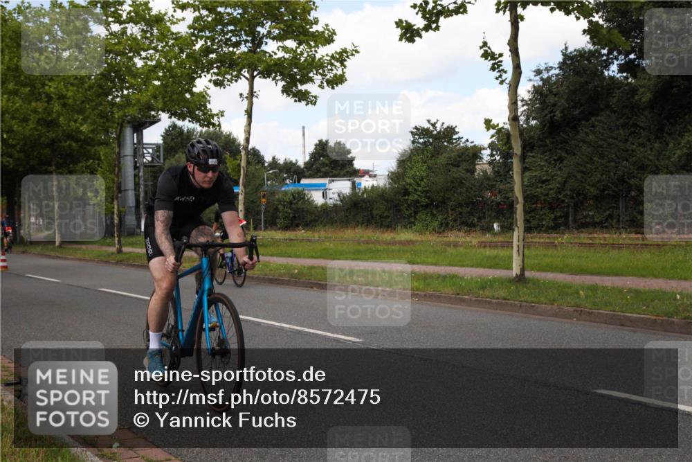 10.08.2025 - GEWOBA Citytriathlon Bremen Yannick Fuchs http://msf.ph/oto/8572475 10.08.2025 12:48:07 Radfahren 656, 679, 699, 767, 927, 941 meine-sportfotos.de