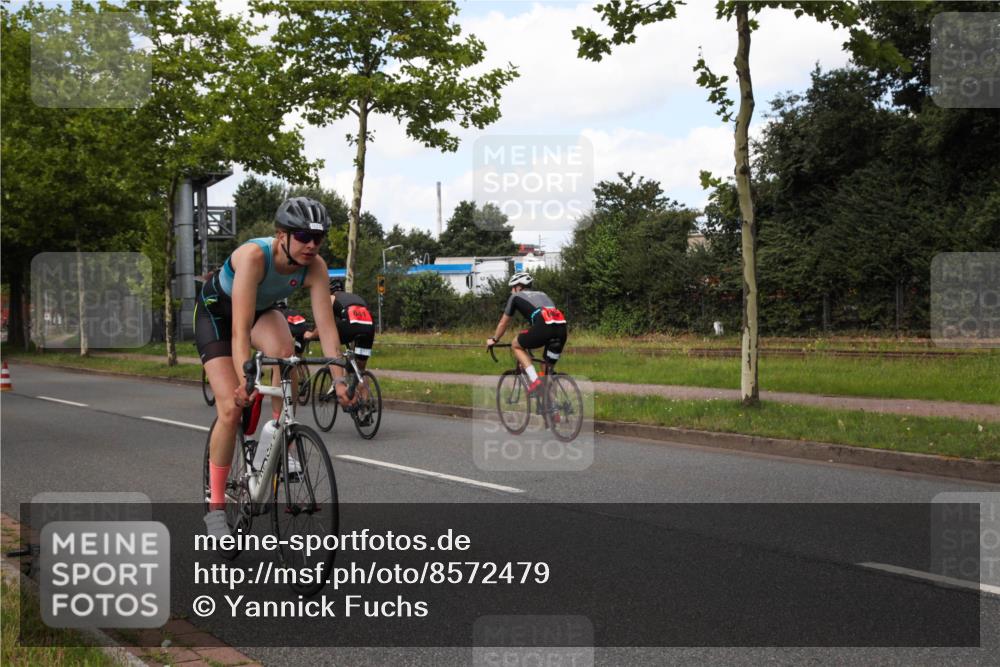 10.08.2025 - GEWOBA Citytriathlon Bremen Yannick Fuchs http://msf.ph/oto/8572479 10.08.2025 12:48:12 Radfahren 656, 699, 767, 927, 941 meine-sportfotos.de