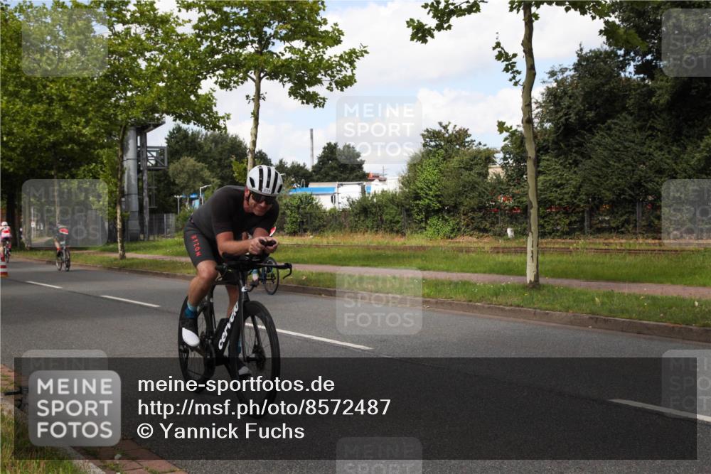 10.08.2025 - GEWOBA Citytriathlon Bremen Yannick Fuchs http://msf.ph/oto/8572487 10.08.2025 12:48:29 Radfahren 564, 630, 839, 876, 1026 meine-sportfotos.de