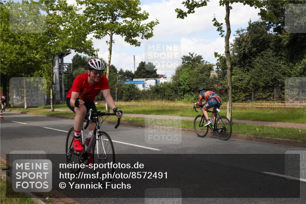 10.08.2025 - GEWOBA Citytriathlon Bremen Yannick Fuchs http://msf.ph/oto/8572491 10.08.2025 12:48:36 Radfahren 564, 616, 627, 630, 657, 687, 717, 793, 839, 857, 876, 897, 932, 1026 meine-sportfotos.de