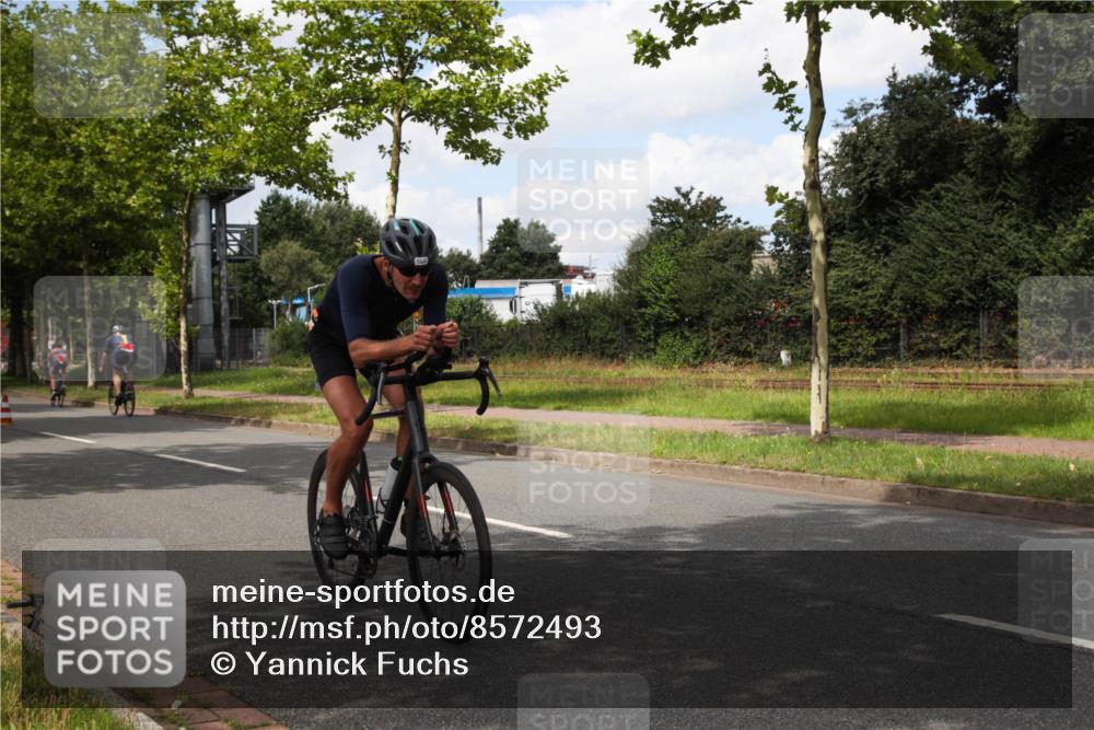 10.08.2025 - GEWOBA Citytriathlon Bremen Yannick Fuchs http://msf.ph/oto/8572493 10.08.2025 12:48:39 Radfahren 564, 616, 621, 627, 630, 655, 657, 687, 717, 793, 839, 857, 876, 897, 932, 1026 meine-sportfotos.de