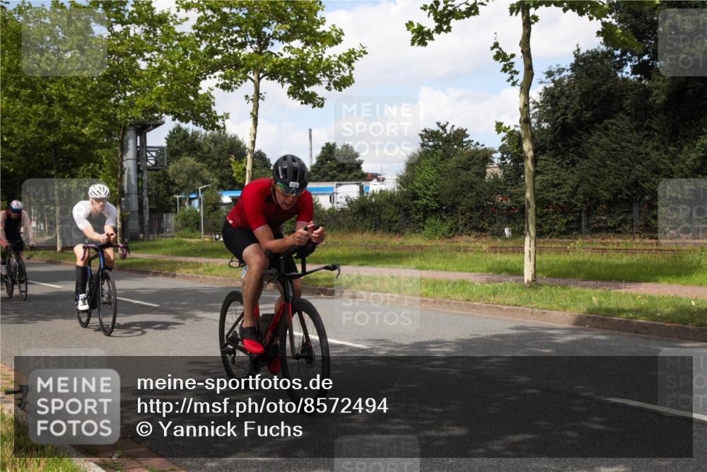 10.08.2025 - GEWOBA Citytriathlon Bremen Yannick Fuchs http://msf.ph/oto/8572494 10.08.2025 12:48:40 Radfahren 564, 616, 621, 627, 630, 655, 657, 687, 717, 793, 839, 857, 876, 897, 932, 1026 meine-sportfotos.de
