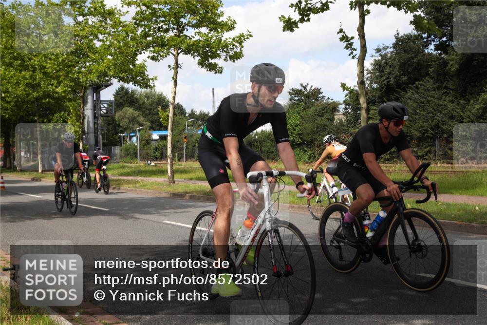 10.08.2025 - GEWOBA Citytriathlon Bremen Yannick Fuchs http://msf.ph/oto/8572502 10.08.2025 12:48:43 Radfahren 564, 578, 616, 621, 627, 630, 655, 657, 687, 717, 788, 793, 857, 876, 897, 932, 1026 meine-sportfotos.de