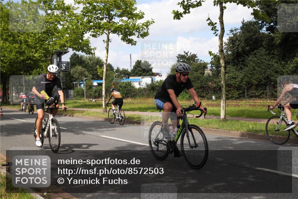 10.08.2025 - GEWOBA Citytriathlon Bremen Yannick Fuchs http://msf.ph/oto/8572503 10.08.2025 12:48:44 Radfahren 564, 578, 616, 621, 627, 630, 655, 657, 687, 717, 788, 793, 857, 876, 897, 932, 1026 meine-sportfotos.de