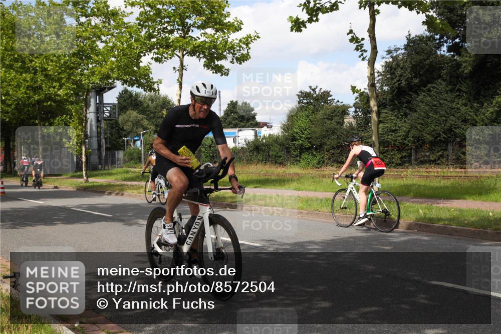 10.08.2025 - GEWOBA Citytriathlon Bremen Yannick Fuchs http://msf.ph/oto/8572504 10.08.2025 12:48:45 Radfahren 564, 578, 616, 621, 627, 630, 655, 657, 687, 717, 788, 793, 857, 876, 897, 932, 1026 meine-sportfotos.de
