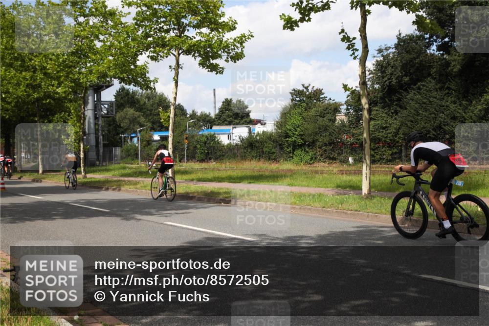 10.08.2025 - GEWOBA Citytriathlon Bremen Yannick Fuchs http://msf.ph/oto/8572505 10.08.2025 12:48:46 Radfahren 564, 578, 616, 621, 627, 630, 655, 657, 687, 717, 788, 793, 857, 876, 897, 932, 1026 meine-sportfotos.de