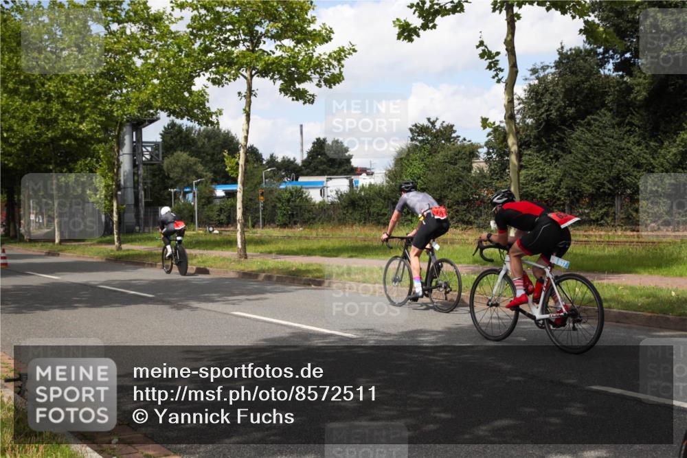 10.08.2025 - GEWOBA Citytriathlon Bremen Yannick Fuchs http://msf.ph/oto/8572511 10.08.2025 12:48:52 Radfahren 564, 578, 616, 621, 627, 630, 641, 649, 655, 657, 682, 687, 717, 788, 793, 857, 863, 876, 897, 932, 1010 meine-sportfotos.de