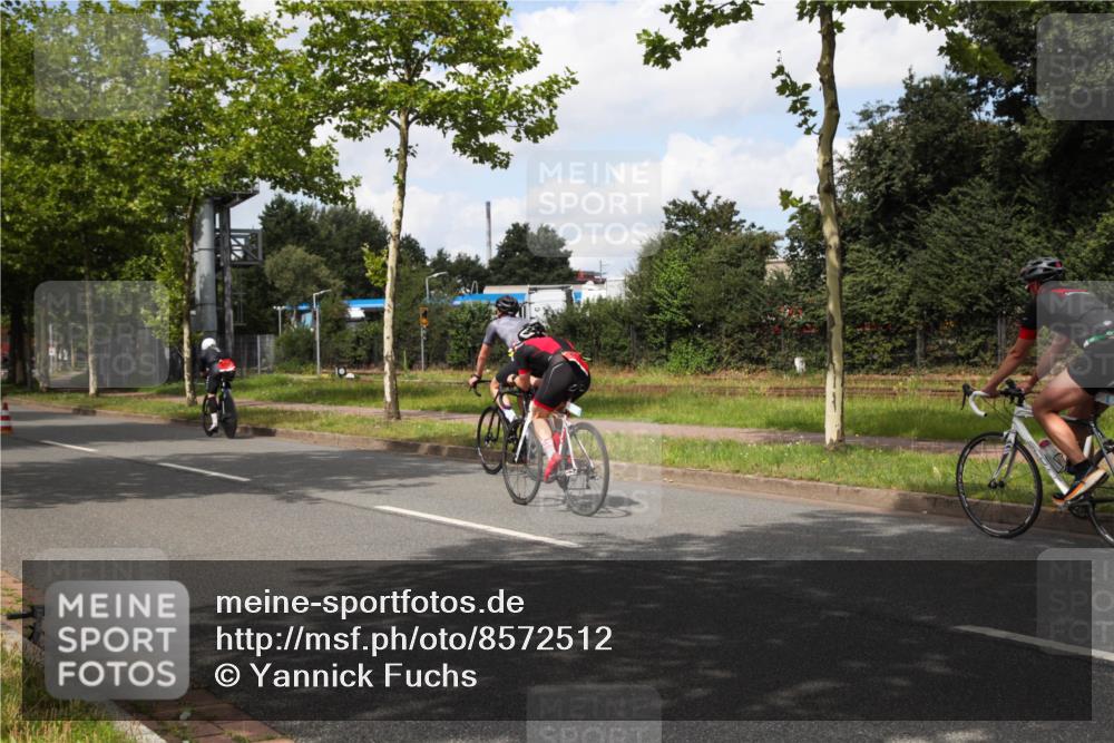 10.08.2025 - GEWOBA Citytriathlon Bremen Yannick Fuchs http://msf.ph/oto/8572512 10.08.2025 12:48:53 Radfahren 564, 578, 616, 621, 627, 630, 641, 649, 655, 657, 682, 687, 717, 788, 793, 857, 863, 876, 897, 932, 1010 meine-sportfotos.de