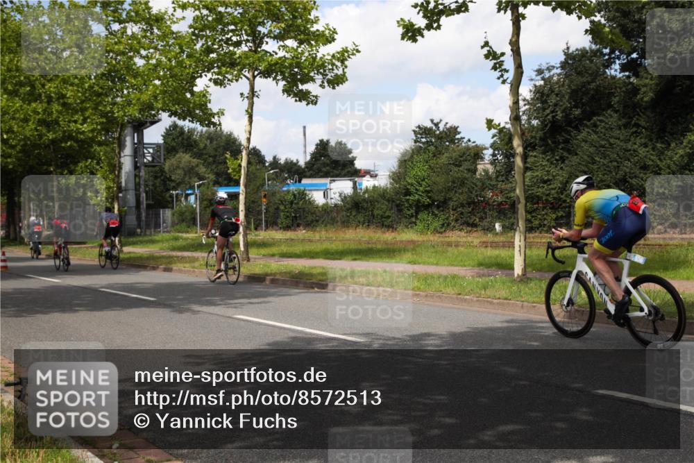 10.08.2025 - GEWOBA Citytriathlon Bremen Yannick Fuchs http://msf.ph/oto/8572513 10.08.2025 12:48:54 Radfahren 564, 578, 616, 621, 627, 641, 649, 655, 657, 682, 687, 717, 788, 793, 857, 863, 897, 932, 1010, 1027 meine-sportfotos.de