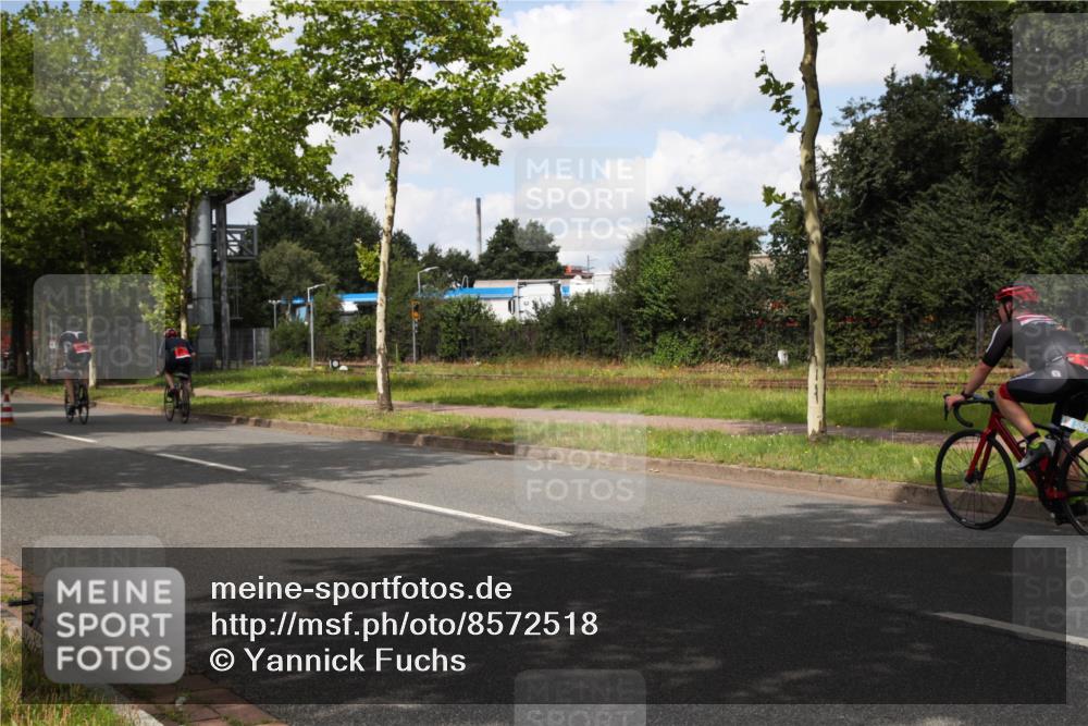 10.08.2025 - GEWOBA Citytriathlon Bremen Yannick Fuchs http://msf.ph/oto/8572518 10.08.2025 12:48:58 Radfahren 578, 621, 641, 649, 655, 682, 788, 857, 863, 932, 950, 1010, 1027 meine-sportfotos.de