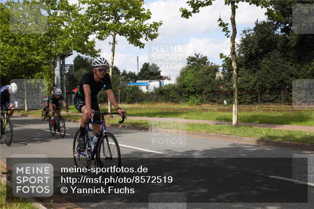 10.08.2025 - GEWOBA Citytriathlon Bremen Yannick Fuchs http://msf.ph/oto/8572519 10.08.2025 12:49:01 Radfahren 578, 621, 641, 649, 655, 682, 788, 863, 932, 950, 1010, 1027 meine-sportfotos.de