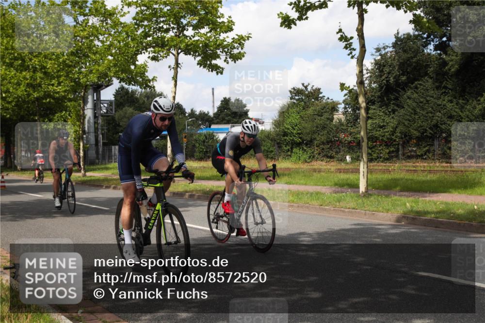 10.08.2025 - GEWOBA Citytriathlon Bremen Yannick Fuchs http://msf.ph/oto/8572520 10.08.2025 12:49:01 Radfahren 578, 621, 641, 649, 655, 682, 788, 863, 932, 950, 1010, 1027 meine-sportfotos.de