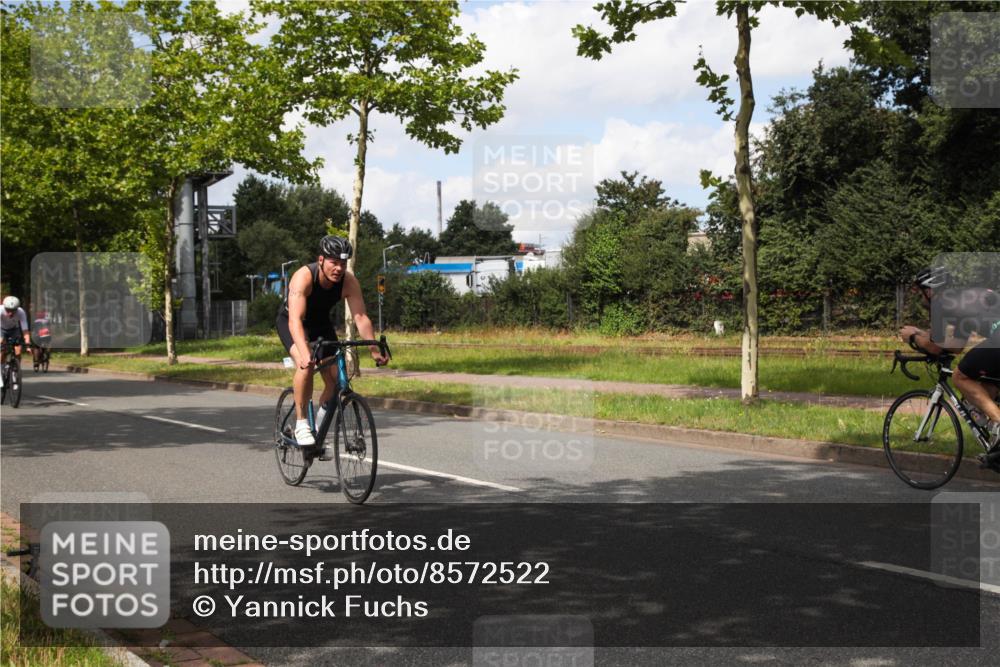 10.08.2025 - GEWOBA Citytriathlon Bremen Yannick Fuchs http://msf.ph/oto/8572522 10.08.2025 12:49:02 Radfahren 578, 621, 641, 649, 655, 682, 788, 863, 950, 1010, 1027 meine-sportfotos.de