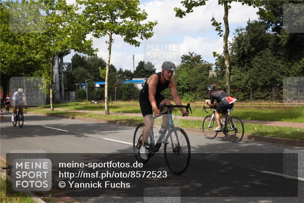 10.08.2025 - GEWOBA Citytriathlon Bremen Yannick Fuchs http://msf.ph/oto/8572523 10.08.2025 12:49:02 Radfahren 578, 621, 641, 649, 655, 682, 788, 863, 950, 1010, 1027 meine-sportfotos.de