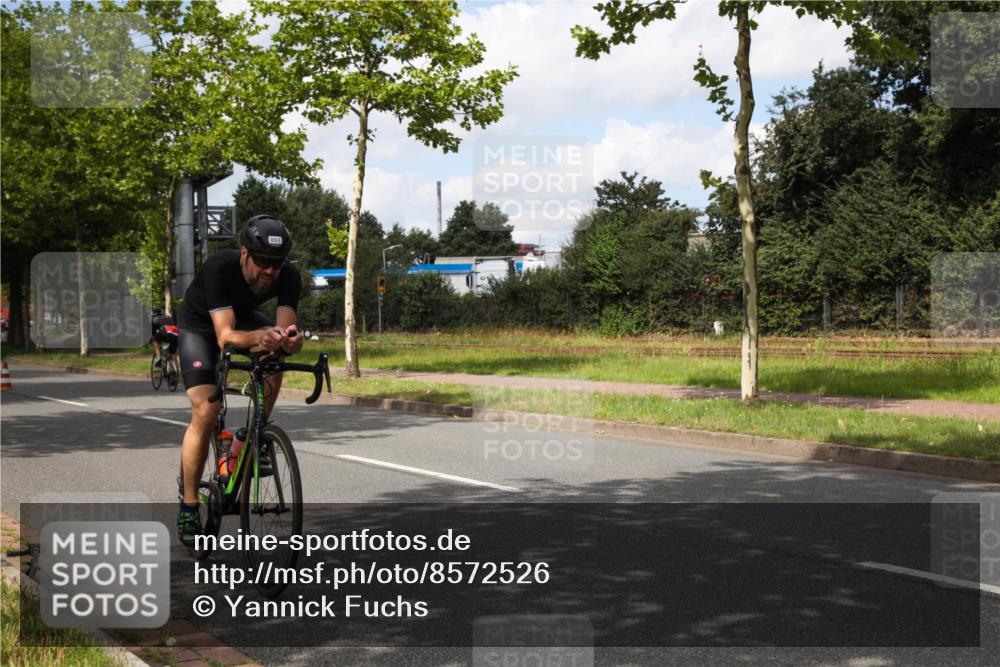 10.08.2025 - GEWOBA Citytriathlon Bremen Yannick Fuchs http://msf.ph/oto/8572526 10.08.2025 12:49:04 Radfahren 578, 621, 641, 649, 682, 788, 863, 950, 1010, 1027 meine-sportfotos.de