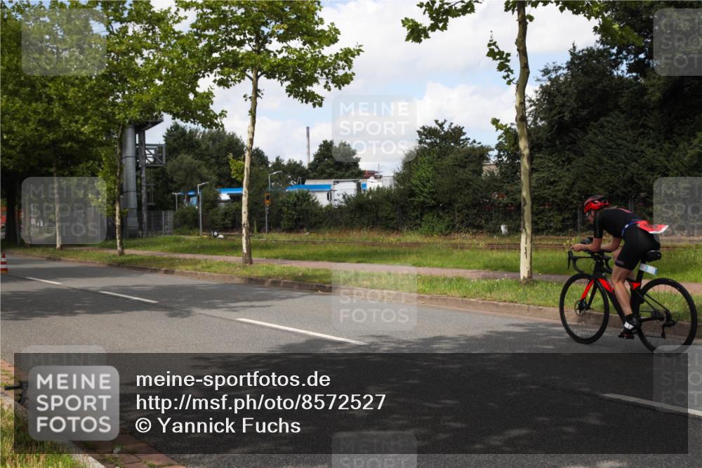 10.08.2025 - GEWOBA Citytriathlon Bremen Yannick Fuchs http://msf.ph/oto/8572527 10.08.2025 12:49:06 Radfahren 578, 641, 649, 682, 788, 863, 950, 1010, 1027 meine-sportfotos.de