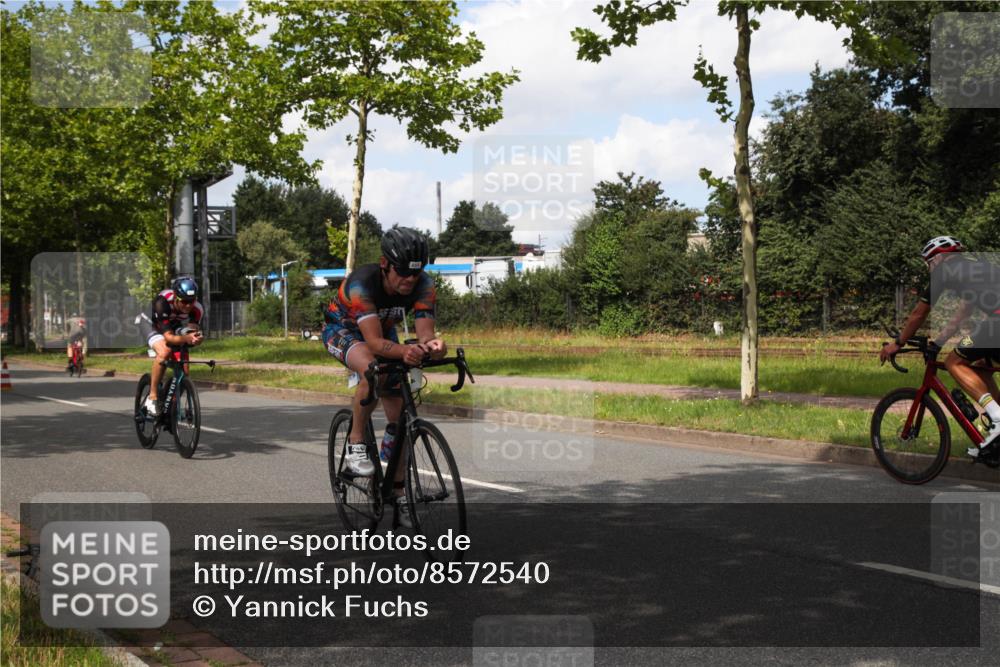 10.08.2025 - GEWOBA Citytriathlon Bremen Yannick Fuchs http://msf.ph/oto/8572540 10.08.2025 12:49:29 Radfahren 560, 593, 702, 715, 774, 806, 840, 841, 873, 888, 922, 942 meine-sportfotos.de