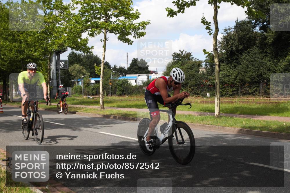 10.08.2025 - GEWOBA Citytriathlon Bremen Yannick Fuchs http://msf.ph/oto/8572542 10.08.2025 12:49:31 Radfahren 560, 593, 637, 702, 715, 774, 806, 840, 841, 873, 888, 922, 942 meine-sportfotos.de